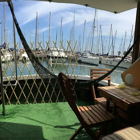Barco Bådhotel *